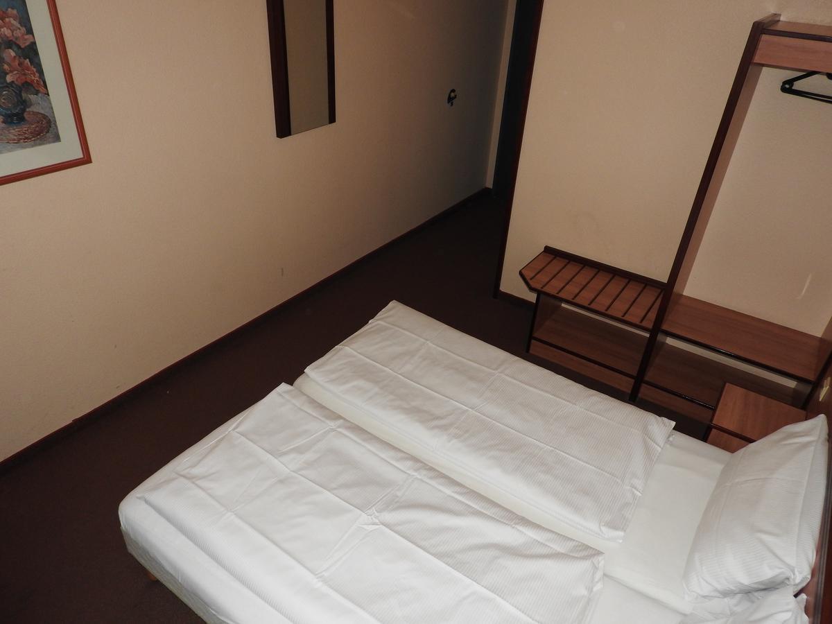 Hotel Anhalt Brehna Kültér fotó