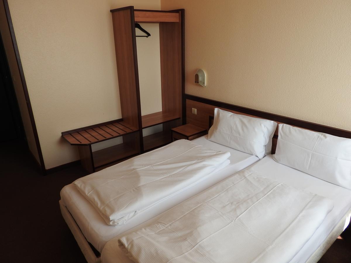 Hotel Anhalt Brehna Kültér fotó